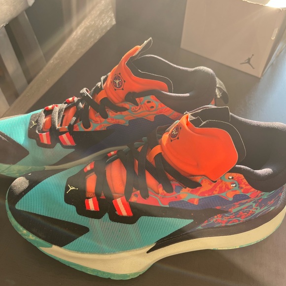 Nike Zion 1 size 11.5 Men. Brand New with Box - Picture 4 of 4